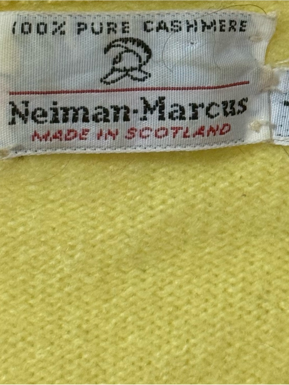Neiman Marcus made in Scotland Lemon Yellow 100% Cashmere Knit vest size 42” - Picture 2 of 6